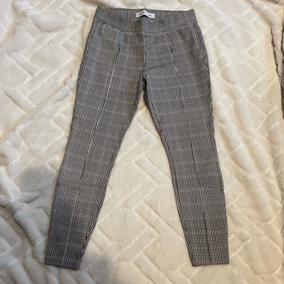 Old Navy black and white plaid leggings - Size Medium - gently used grea… - Picture 4 of 8